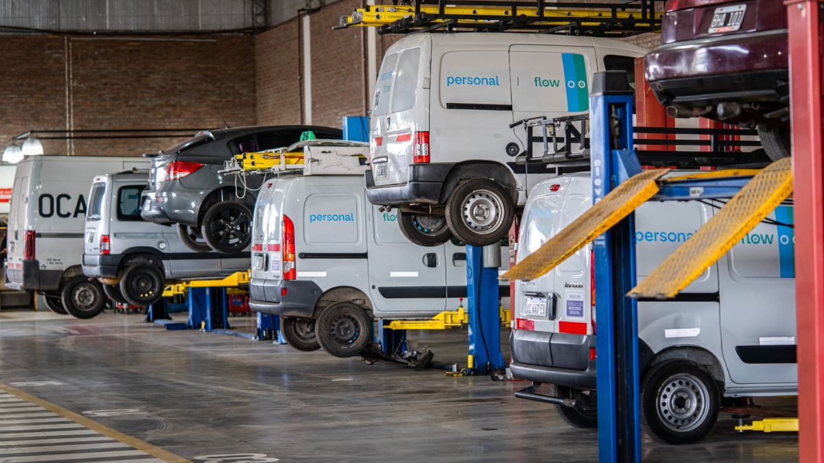 Se realiza un relevamiento de flota y diagnóstico de su estado general en informes completos. Se realiza un relevamiento de flota y diagnóstico de su estado general en informes completos.