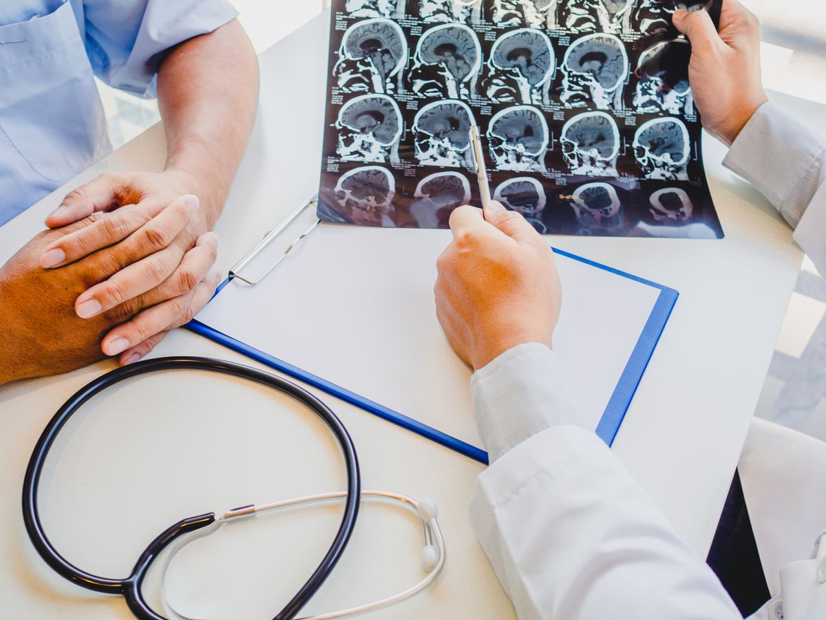 Las enfermedades neurodegenerativas son condiciones crónicas y progresivas que afectan al sistema nervioso. Las enfermedades neurodegenerativas son condiciones crónicas y progresivas que afectan al sistema nervioso.