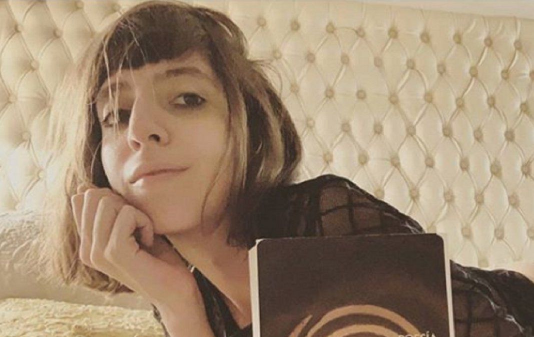 Florencia Kirchner compartió una foto peculiar: Entre el desorden y algo de alcohol