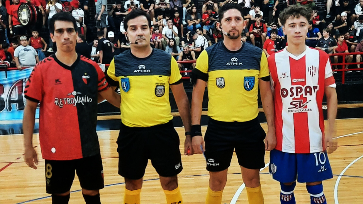 Colón y Unión jugaron el último clásico en el gimnasio Roque Otrino. Foto: LSF.