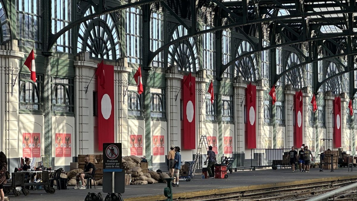 La estaci&oacute;n Constituci&oacute;n de Buenos Aires se ambient&oacute; para la serie del Chino Dar&iacute;n.