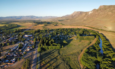 Escapada a un pueblo escondido en la Patagonia con atractivos y gastronomía única. Escapada a un pueblo escondido en la Patagonia con atractivos y gastronomía única.