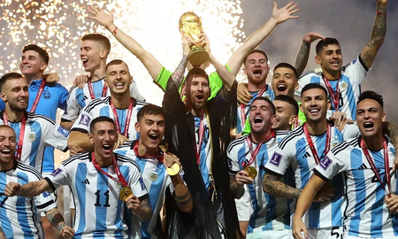 Un reconocido actor hollywoodense se prepara para salvar la Copa del mundo con la Selección Argentina. Un reconocido actor hollywoodense se prepara para salvar la Copa del mundo con la Selección Argentina.