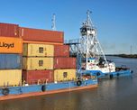 Según informó el INDEC, la balanza comercial de abril alcanzó un nuevo récord al marcar un superávit de US$ 2.711 millones y entablar el vigésimo noveno mes consecutivo, como resultado de un aumento histórico en las exportaciones y una caída en las importaciones. Según informó el INDEC, la balanza comercial de abril alcanzó un nuevo récord al marcar un superávit de US$ 2.711 millones y entablar el vigésimo noveno mes consecutivo, como resultado de un aumento histórico en las exportaciones y una caída en las importaciones.