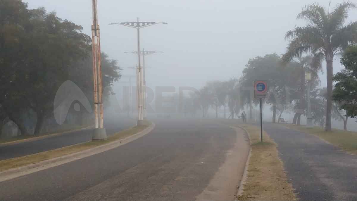 La Costanera Este de Santa Fe con niebla este martes 22 de junio.