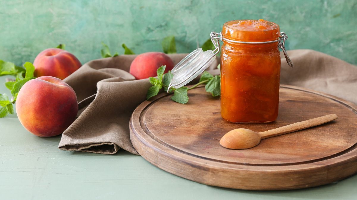 La receta fácil y saludable para hacer mermelada casera de durazno sin azúcar ni cocción.