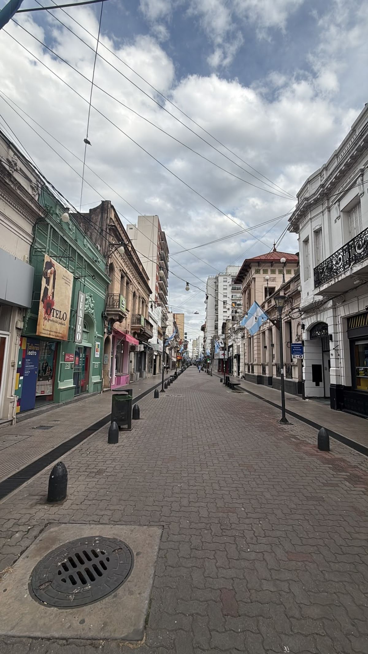La actividad habitual del microcentro dio paso a una postal marcada por el silencio y el poco movimiento. La actividad habitual del microcentro dio paso a una postal marcada por el silencio y el poco movimiento.