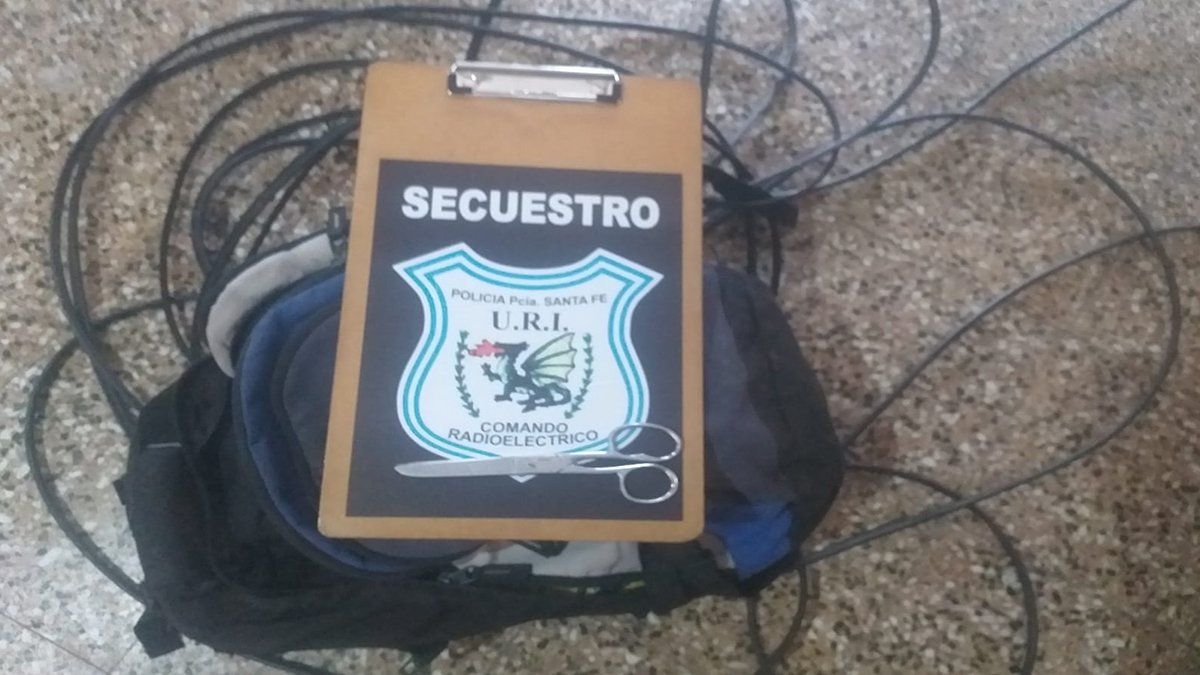 El acusado intentó sustraer alrededor de 20 metros de cableado público.