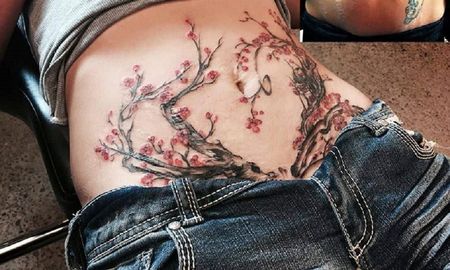 El motivo por el que un artista hace tatuajes gratis