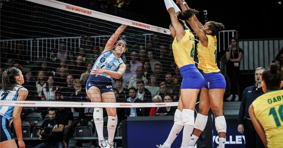 Argentina cayó 3-0 frente a su par brasileño con parciales de 25-19