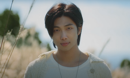 RM de BTS lanzó su nuevo álbum en solitario Indigo y emocionó a ARMY RM de BTS lanzó su nuevo álbum en solitario Indigo y emocionó a ARMY
