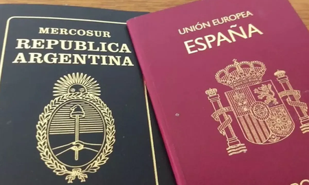 La Ley de Nietos que facilita la adquisición de la nacionalidad española a descendientes que formaron parte del exilio durante el franquismo. La Ley de Nietos que facilita la adquisición de la nacionalidad española a descendientes que formaron parte del exilio durante el franquismo.