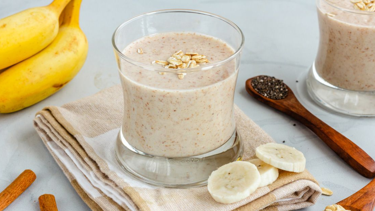 Cómo hacer licuado de banana y avena sin leche ni azúcar: la receta rápida y nutritiva