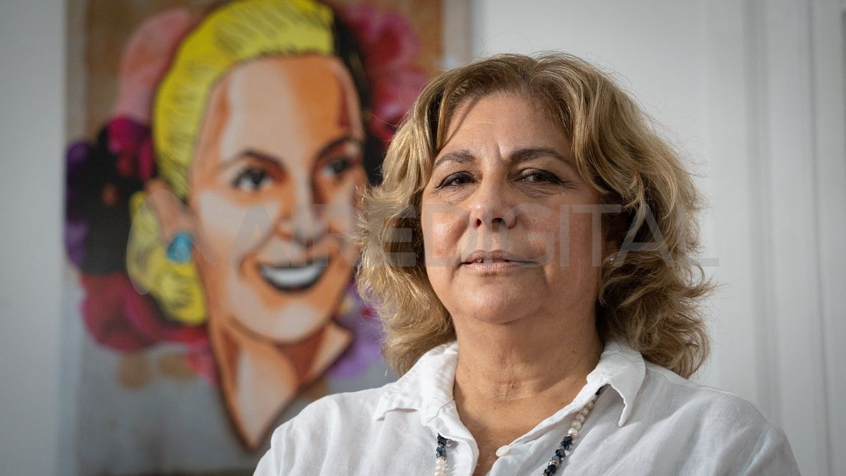 En el despacho de la ministra hay un cuadro de Eva Perón y también una foto de la referente política. No es casualidad, para Martorano Evita es