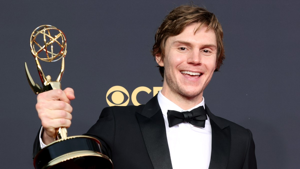 Todas las series en las que participo Evan Peters