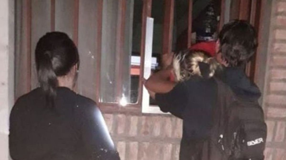 La mujer fue detenida días atrás tras ingresar al Isef y quedar atascada en una ventana. e