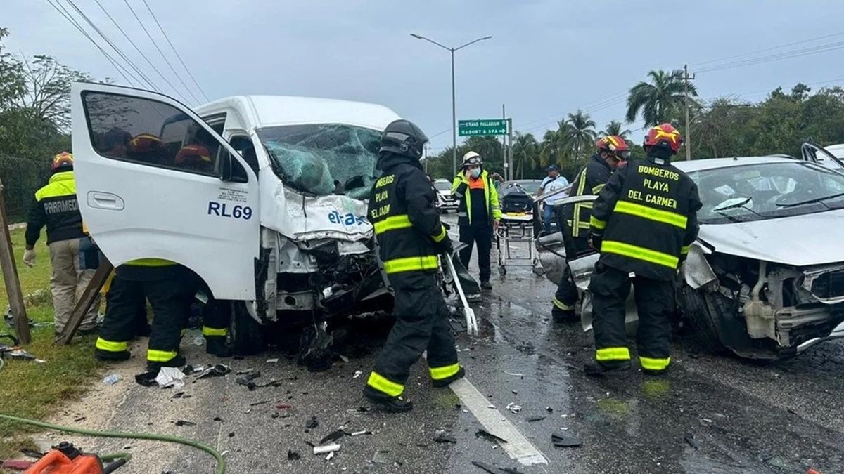 Cinco argentinos murieron y otros dos resultaron heridos en un accidente de tránsito en Playa del Carmen.