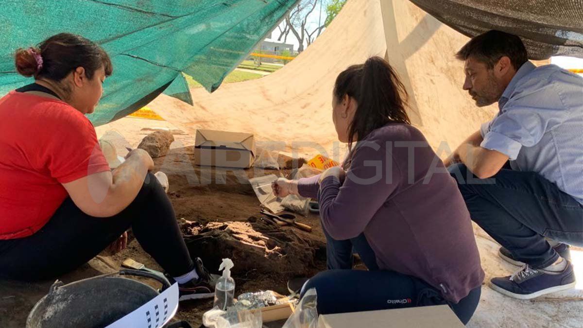 Los restos óseos humanos fueron encontrados en las inmediaciones del yacimiento Río Salado-Coronda II, en barrio Villa Adelina Este.