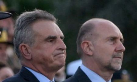 El jefe de Gabinete, Agustín Rossi, afirmó que toda la clase dirigente debe alejarse del caranchismo político ante la ola de violencia narco en la ciudad de Rosario. El jefe de Gabinete, Agustín Rossi, afirmó que toda la clase dirigente debe alejarse del caranchismo político ante la ola de violencia narco en la ciudad de Rosario.