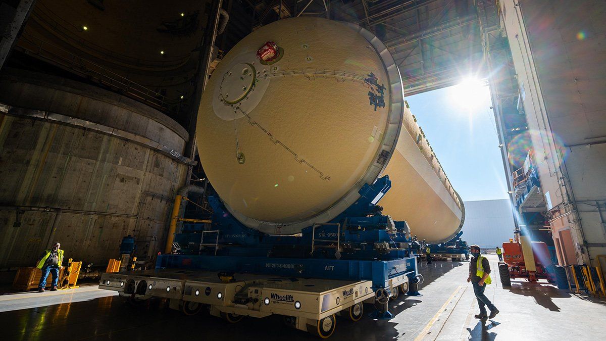 El cohete SLS está casi listo. Enviará a los humanos a la Luna no antes del 2026.