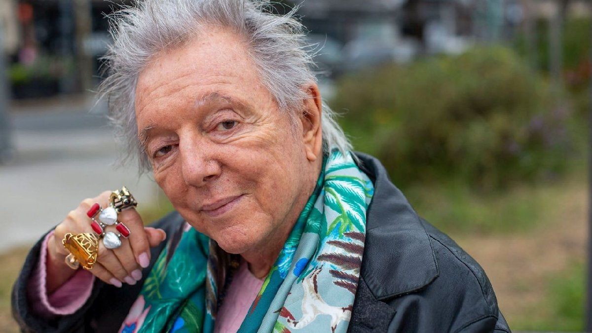 Pepe Cibrián presentó a su novio 40 años menor y contó cómo lo conoció.