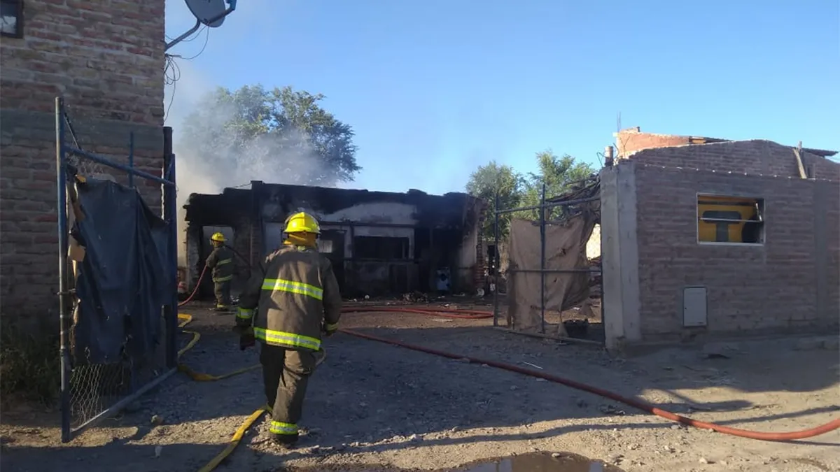Una de las hipótesis que se maneja es que el perro mordió la manguera de la garrafa.