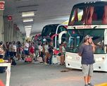 El Gobierno nacional deja de financiar los pasajes gratuitos en colectivos de larga distancia a personas con discapacidad, trasplantados y menores con cáncer. El Gobierno nacional deja de financiar los pasajes gratuitos en colectivos de larga distancia a personas con discapacidad, trasplantados y menores con cáncer.