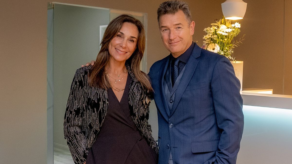 La Dra. Susacasa y el Dr. Lusicic, fundadores de Hair Recovery e impulsores del uso de IA en medicina capilar. La Dra. Susacasa y el Dr. Lusicic, fundadores de Hair Recovery e impulsores del uso de IA en medicina capilar.