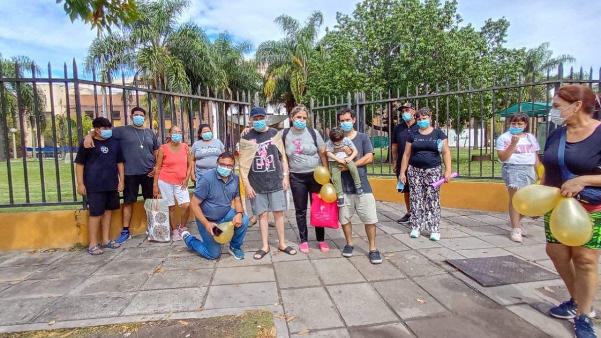 El jueves 2 de abril al mediodía, llegó la noticia esperada: el alta médica. Mateo salió del hospital y volvió a su casa. El jueves 2 de abril al mediodía, llegó la noticia esperada: el alta médica. Mateo salió del hospital y volvió a su casa.