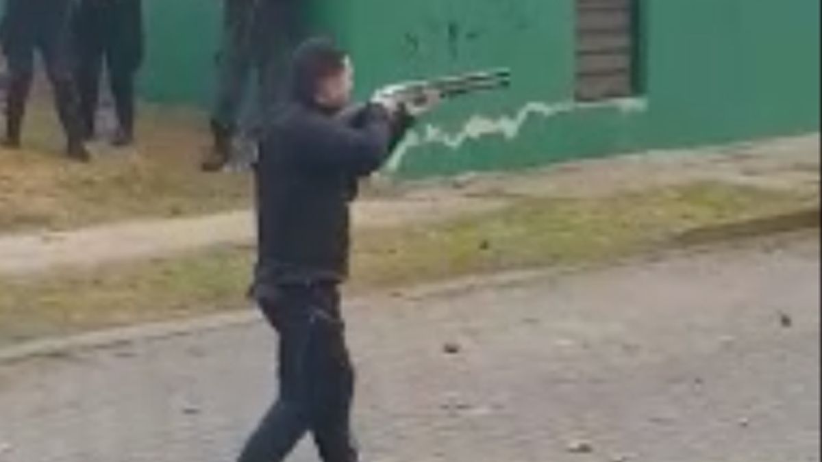 Tensión en Ensenada: asesinan a un joven a golpes  y por el crimen detienen a un adolescente