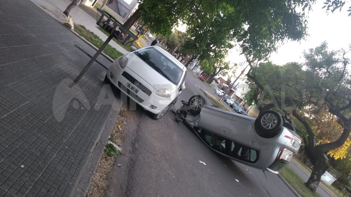 La calzada quedó parcialmente obstruida.