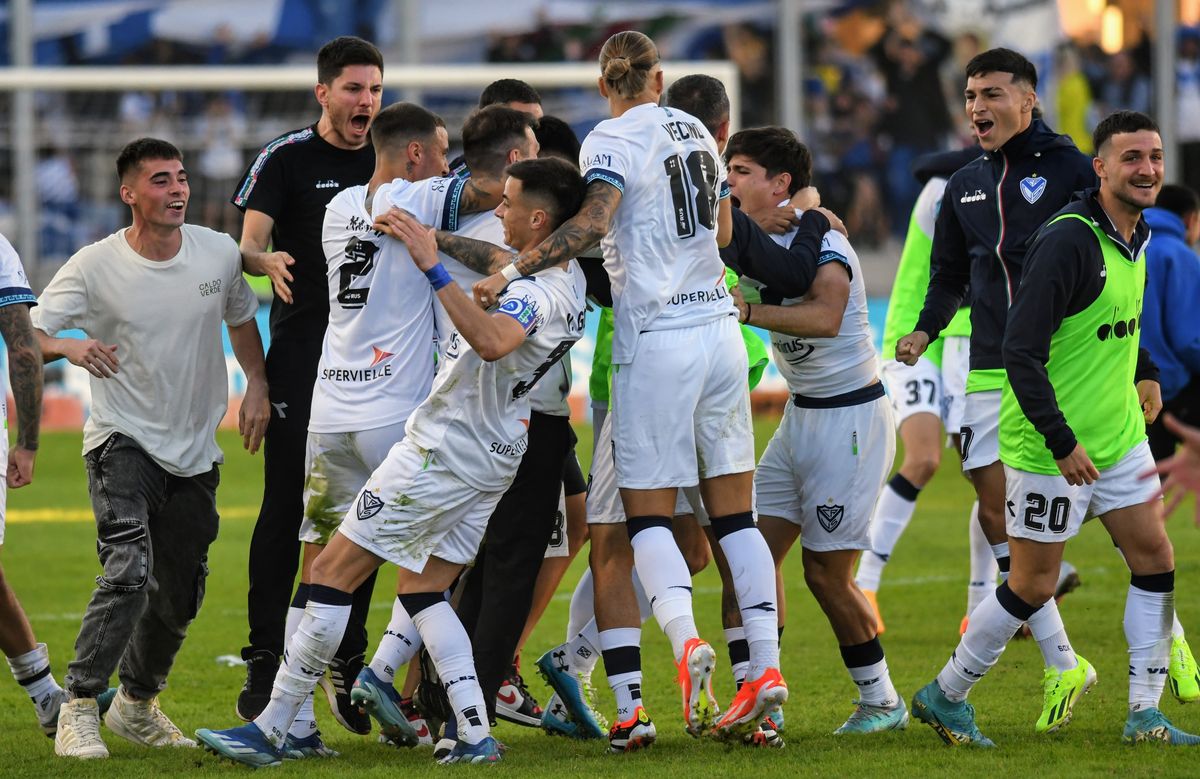 Vélez se quedó con el pase a la final Vélez se quedó con el pase a la final