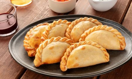 La receta para hacer tapas de empanadas con pocos ingredientes y un paso a paso sencillo. La receta para hacer tapas de empanadas con pocos ingredientes y un paso a paso sencillo.