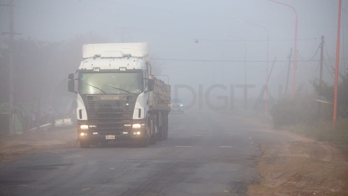 La ciudad y alrededores amaneció con niebla y neblina este viernes.