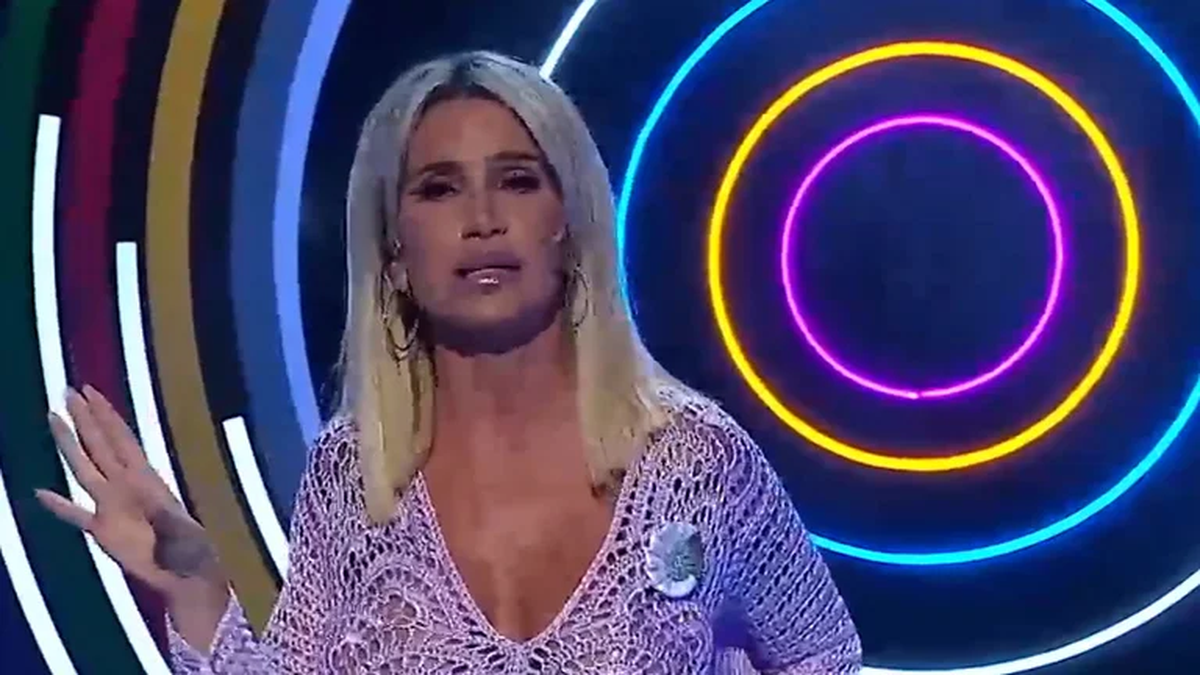 Suspendieron a Flor Peña de Instagram.