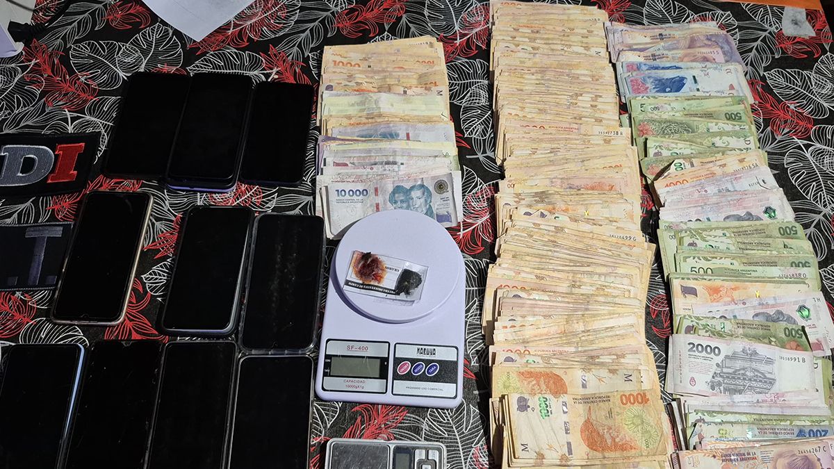 Parte del material secuestrado por los investigadores de la Policía de Investigaciones (PDI).&nbsp;