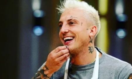 El Polaco subió una polémica foto al salir del quirófano. El Polaco subió una polémica foto al salir del quirófano.