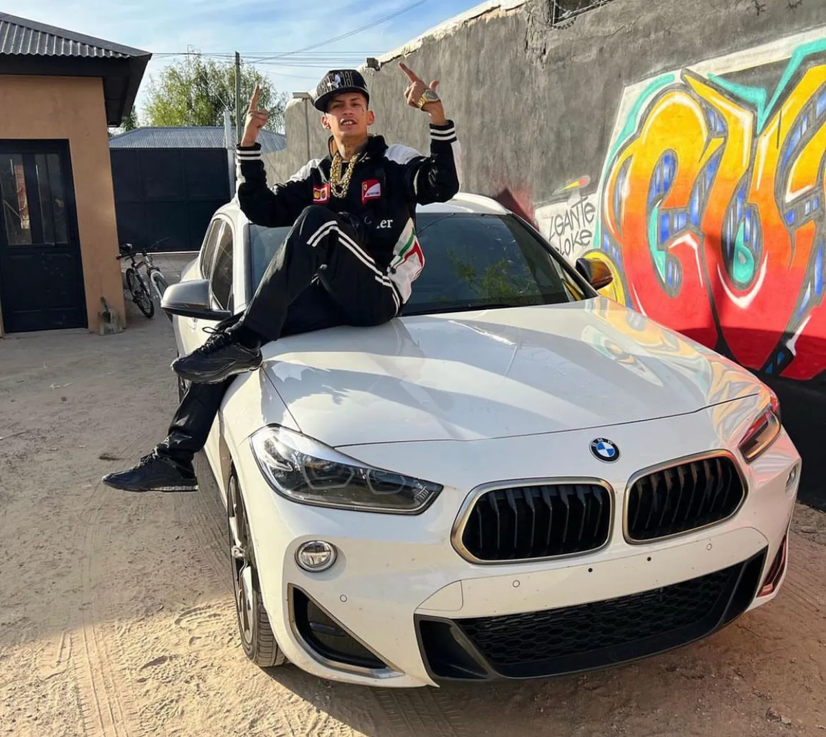 La impresionante colección de autos de L-Gante