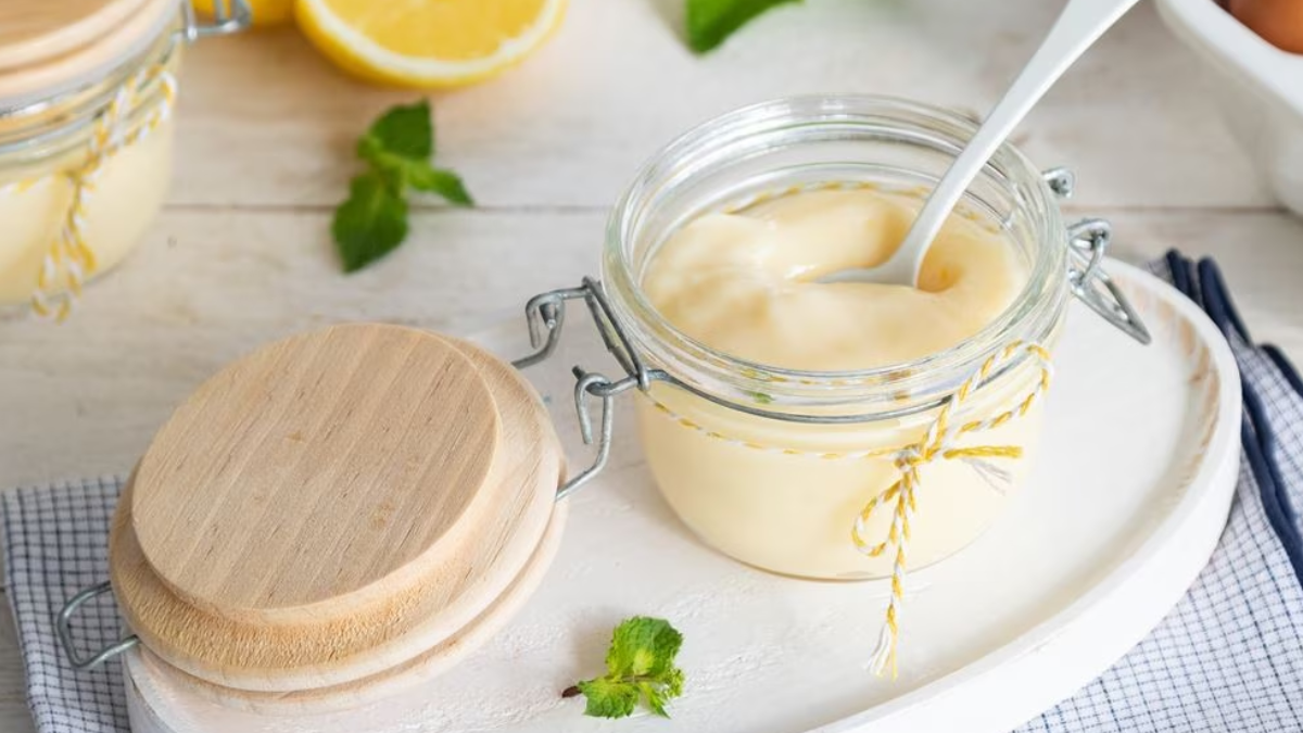 La crema pastelera de limón es muy rica y sencilla de hacer. La crema pastelera de limón es muy rica y sencilla de hacer.