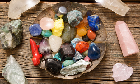 ¿Sabías que los cristales pueden ayudarte a equilibrar tus energías y potenciar tu bienestar emocional? ¿Sabías que los cristales pueden ayudarte a equilibrar tus energías y potenciar tu bienestar emocional?