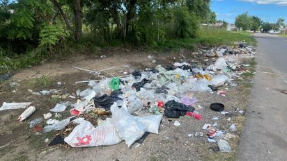 Microbasurales en Santa Fe: vecinos denuncian acumulación constante de residuos en Boneo y Pasaje Santa Fe