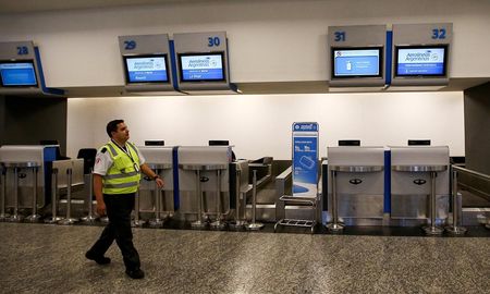 Demoras y cancelaciones en Aeroparque por una protesta de trabajadores aeronáuticos. Demoras y cancelaciones en Aeroparque por una protesta de trabajadores aeronáuticos.