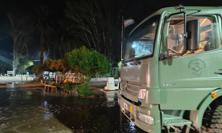 Ante la alerta de ciclogénesis, las fuerzas militares desplegaron un operativo de emergencia en Punta Alta y mantienen unidades en apresto técnico. Ante la alerta de ciclogénesis, las fuerzas militares desplegaron un operativo de emergencia en Punta Alta y mantienen unidades en apresto técnico.
