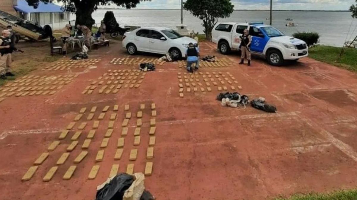 Más de 600 kilogramos de marihuana fueron secuestrados en dos operativos realizados en las últimas horas en las provincias de Corrientes y Misiones