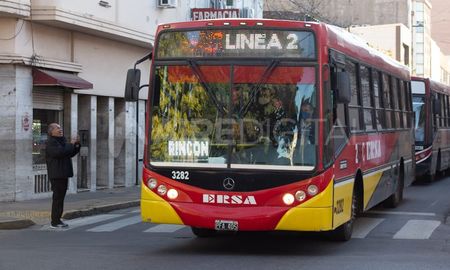 Mediante un comunicado dado a conocer este jueves por la tarde, UTA expresó que establece como último plazo de negociación el día martes. De no lograrse un acuerdo, se concretarán medidas de fuerza.