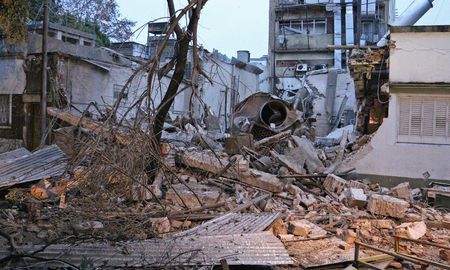 El 24 de junio de 2016 se produjo la explosión en el laboratorio Apolo de la ciudad de Rosario. Los principales accionistas eran Ariel García Furfaro y Jorge Salinas, quienes se habrían quedado un año después de la explosión con HLB Pharma Group. El 24 de junio de 2016 se produjo la explosión en el laboratorio Apolo de la ciudad de Rosario. Los principales accionistas eran Ariel García Furfaro y Jorge Salinas, quienes se habrían quedado un año después de la explosión con HLB Pharma Group.