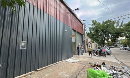 Este lunes se concretó el traslado del depósito de mercadería de PedidosYa que funcionaba en calle 25 de Mayo al 3300 y se inauguró la nueva base operativa en barrio Roma. Este lunes se concretó el traslado del depósito de mercadería de PedidosYa que funcionaba en calle 25 de Mayo al 3300 y se inauguró la nueva base operativa en barrio Roma.