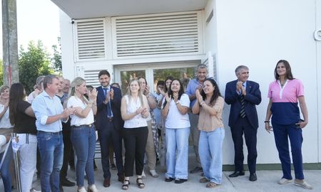El Centro de Salud del barrio Malabrigo, en la ciudad de Helvecia, volvió a funcionar este miércoles. El acto fue encabezado por el gobernador Maximiliano Pullaro. El Centro de Salud del barrio Malabrigo, en la ciudad de Helvecia, volvió a funcionar este miércoles. El acto fue encabezado por el gobernador Maximiliano Pullaro.