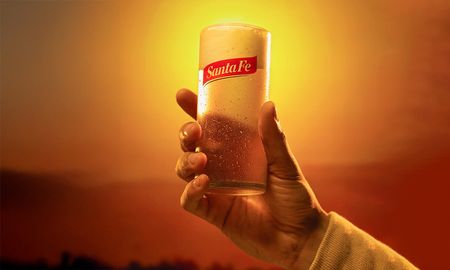 Cerveza Santa Fe suma promociones durante el mes del liso. Cerveza Santa Fe suma promociones durante el mes del liso.