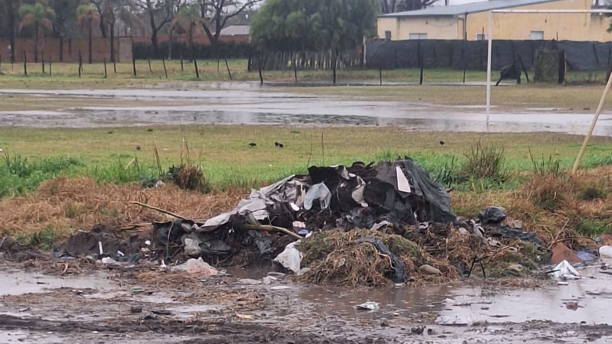Calles Doldan y Edmundo Rosas, barrio Cabaña Leiva. Calles Doldan y Edmundo Rosas, barrio Cabaña Leiva.